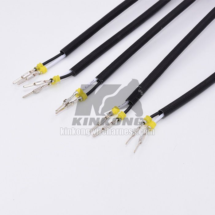 Electrical wire harness/terminals crimping with wires/ pigtail wire