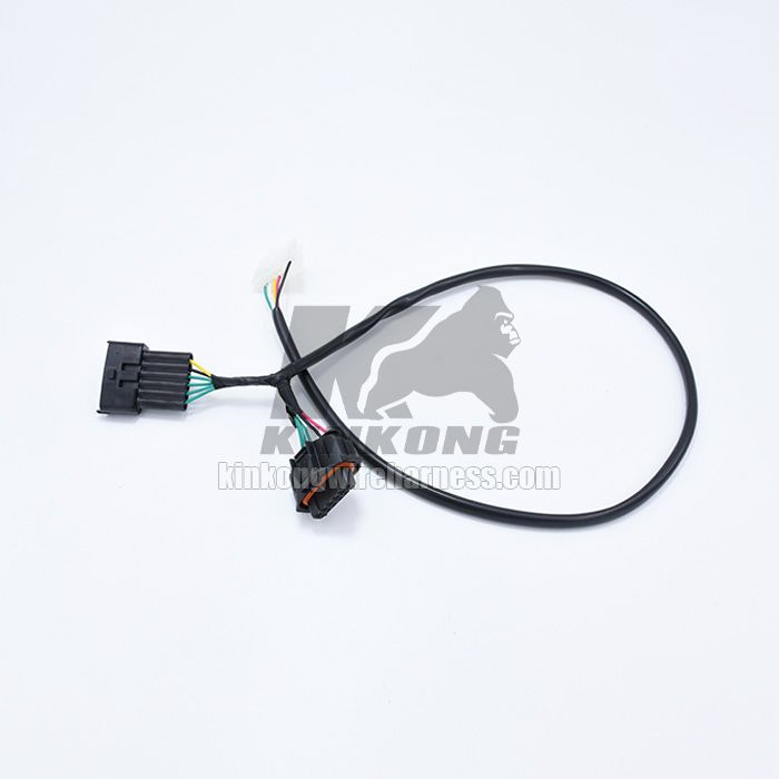 Automotive pigtail wiring harness cable assembly