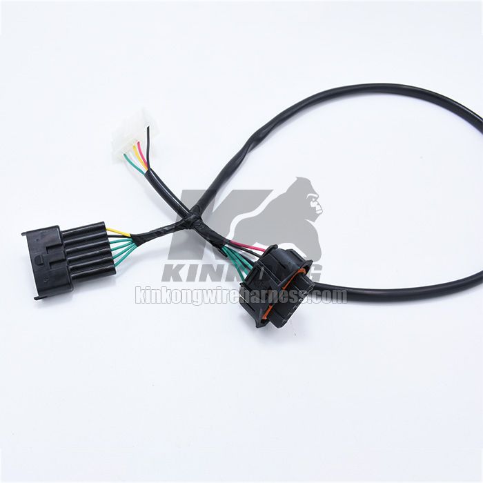 Automotive pigtail wiring harness cable assembly