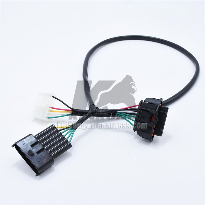 Automotive pigtail wiring harness cable assembly