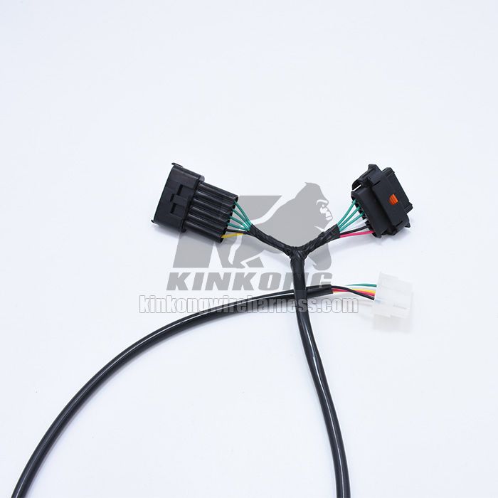 Automotive pigtail wiring harness cable assembly