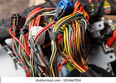 How is the automotive wiring harness tested?   Low-voltage wire harness - test items 1、Appearance inspection 2、Measurement of dimensions 3、Tension and tearing force test 4、Cross-section inspection 5、Bending test 6、Voltage drop test 7、Circuit test 8、Wire c